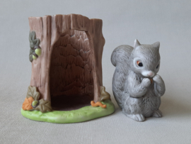 FP - Franklin Porcelain Woodland Surprise  Eekhoorn/Squirrel