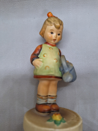 GH - 74 - Little gardener