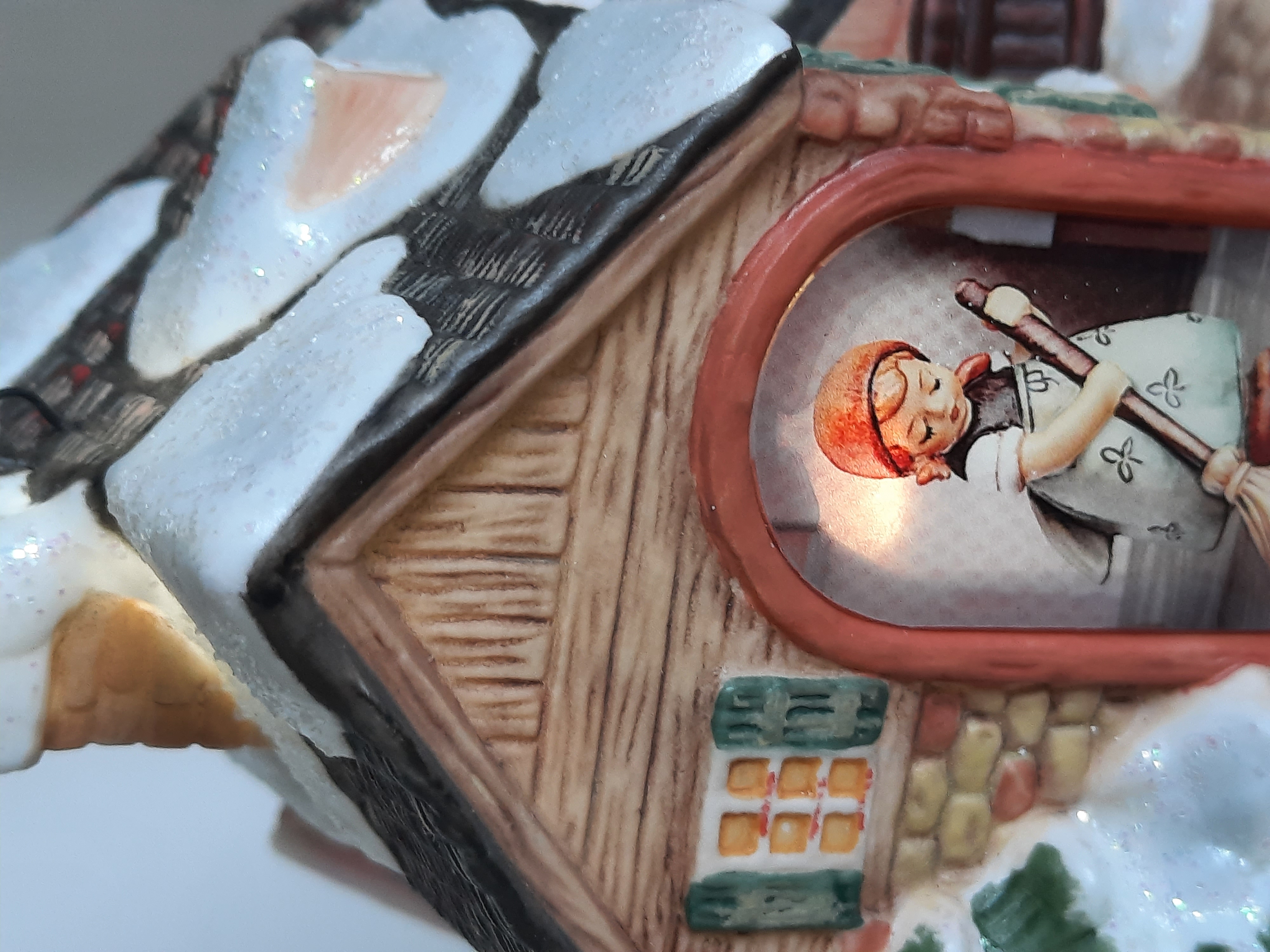 Hummel Kerst ornament Huisje "Company's Coming"