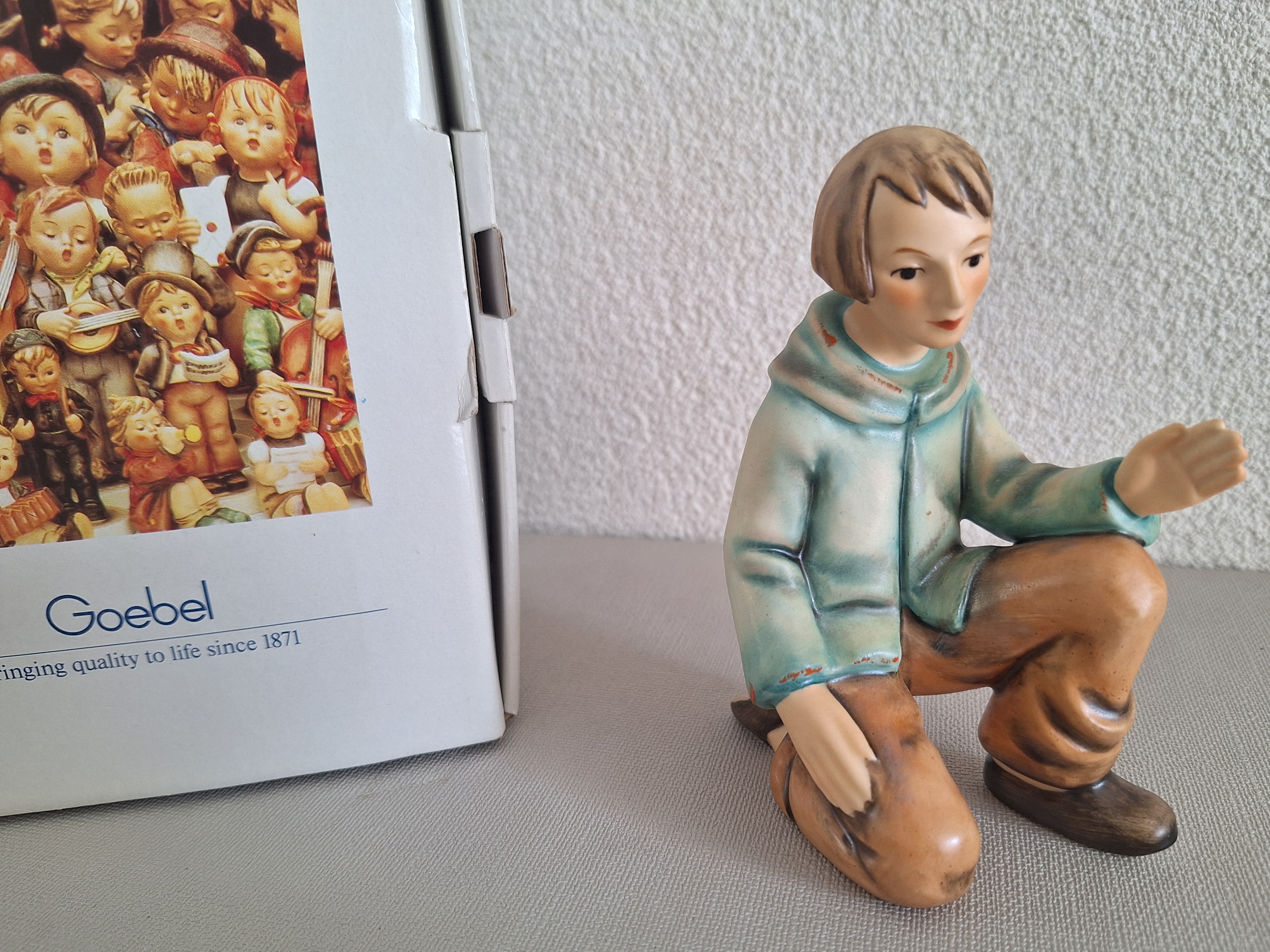 GN - BH214G/1 - Herder geknield (in doos)