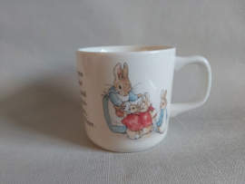 BP - WW - Peter Rabbit - Flopsy, Mopsy & Cottontail mok  7,5 cm (B)