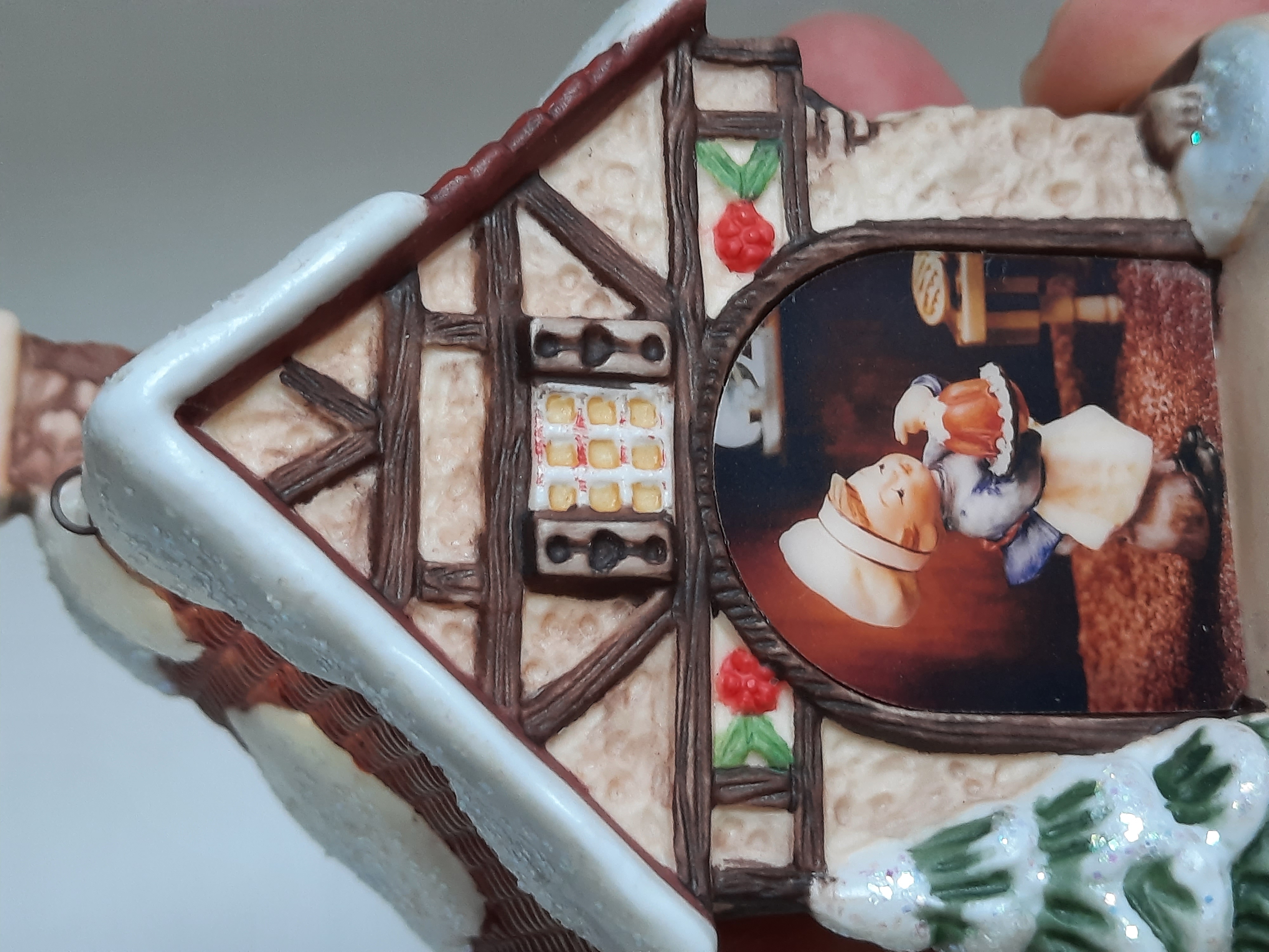 Hummel Kerst ornament Huisje "Village bakery"
