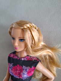 Barbie - 2016 - Fashionista - Floral Flair (DMF30)