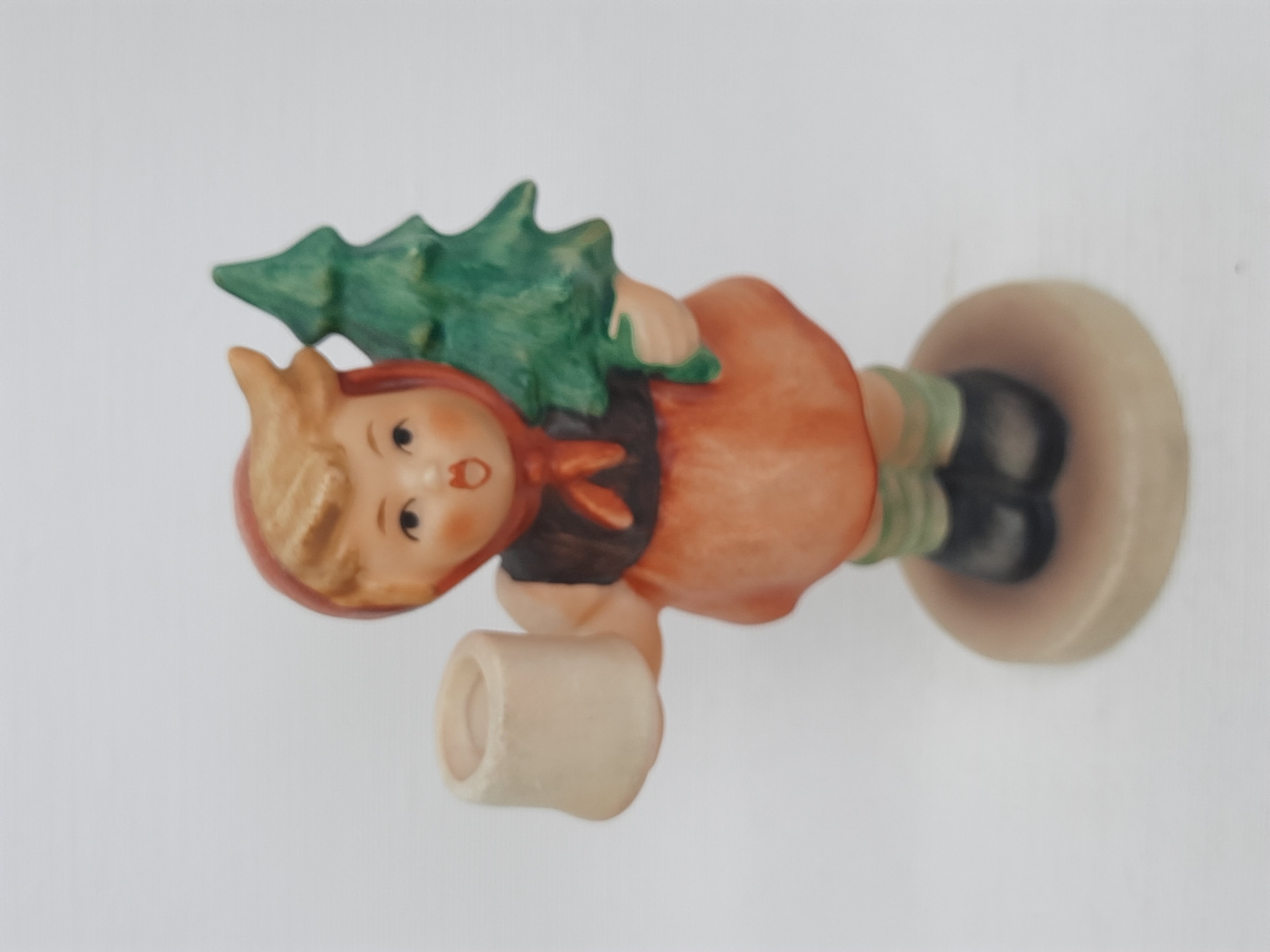 GH - 116 - Girl with tree