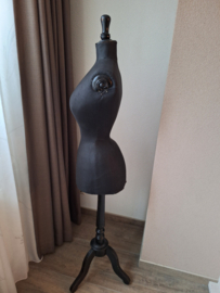 Paspop zwart met wespetaille