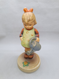 GH - 74 - Little gardener