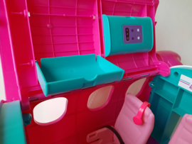 Barbie vliegtuig met piloot en enkele accessoires