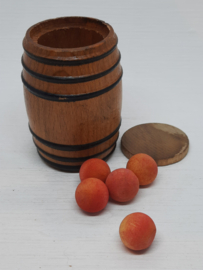 PH - 4702 - Apple Barrel / Houten vat met appels 1:12
