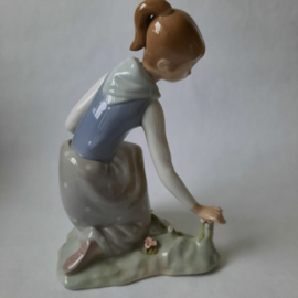 Lladro - Girl Picking Flowers