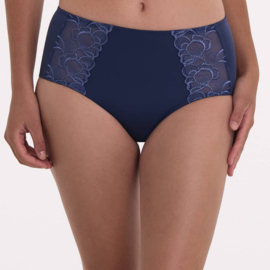 Lucia Slip