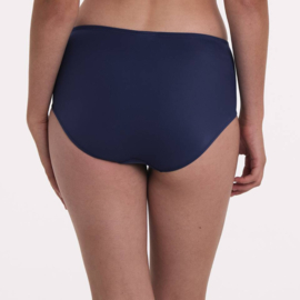 Lucia Slip