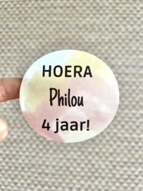 Traktatiestickers Een tie dye HOERA | 10 stuks