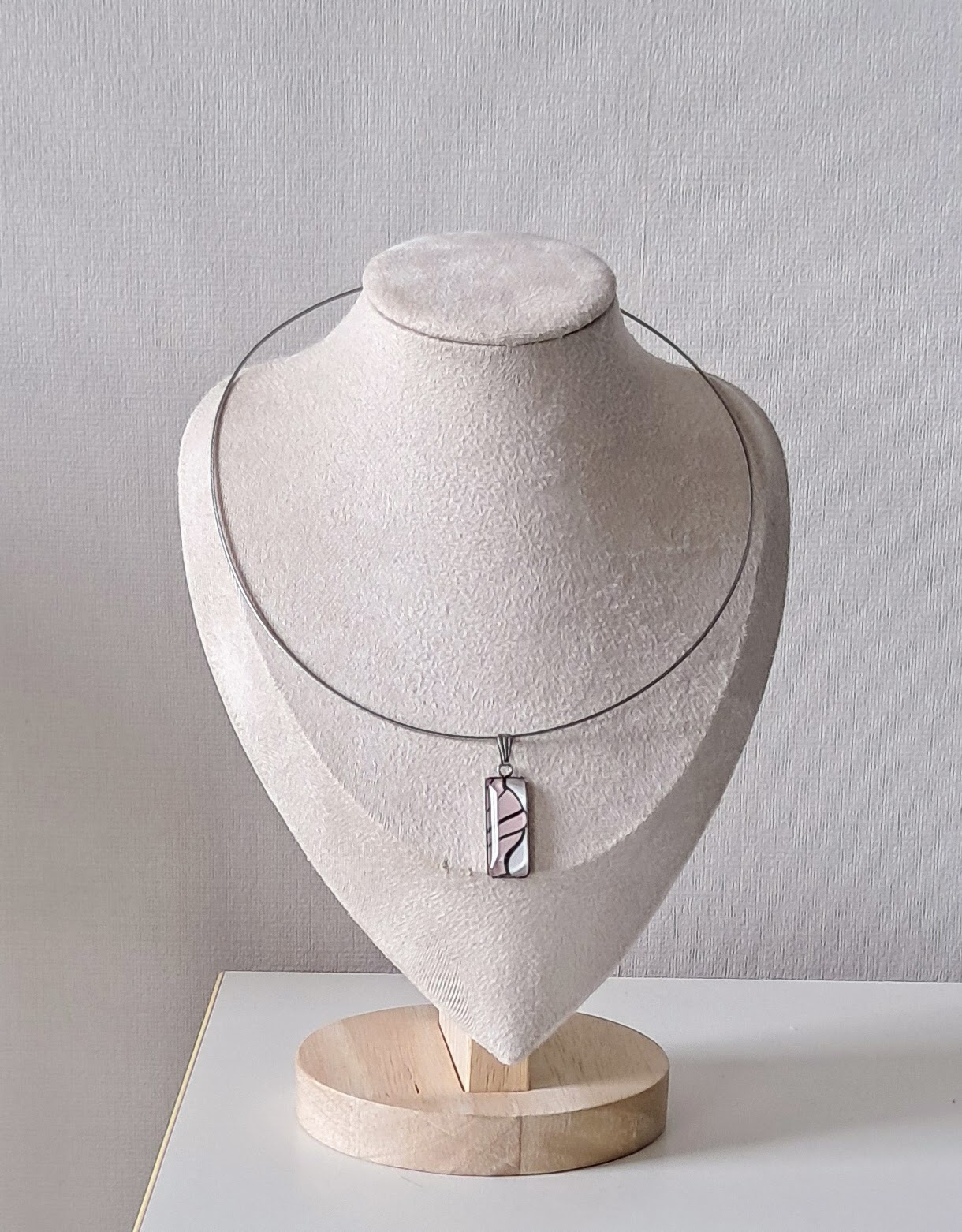 Halsketting choker met cabochon