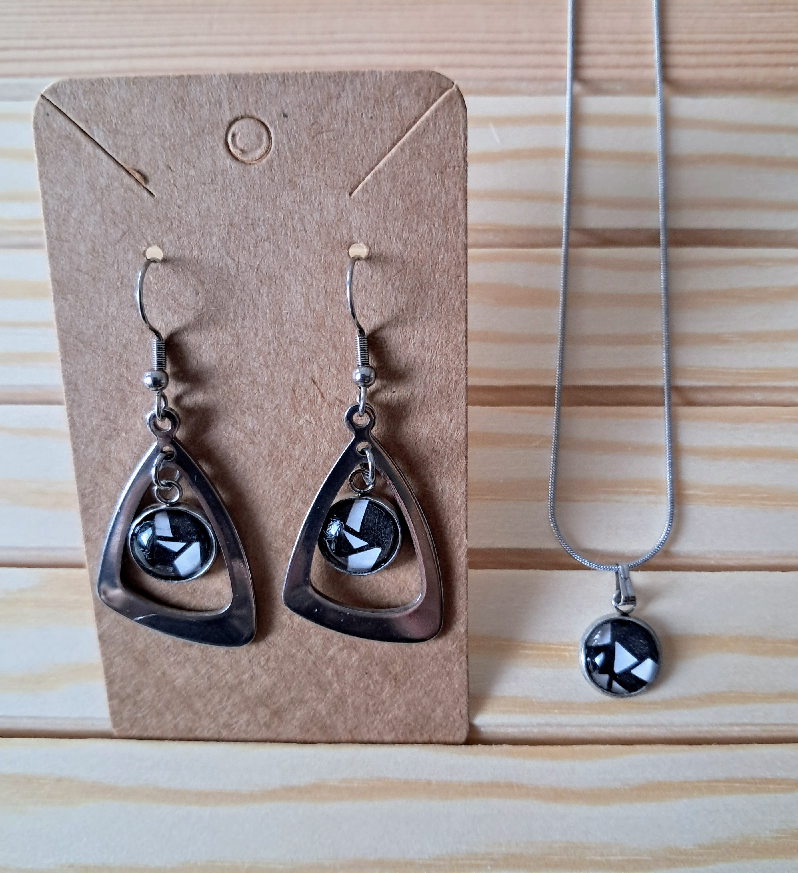 Oorbellen en halsketting