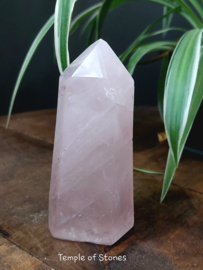 Rozenkwarts obelisk