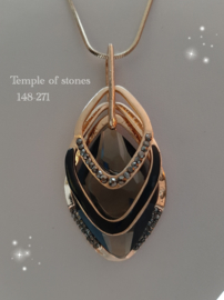 Lange goudkleurige ketting