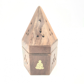 Houten piramide kegelbrander boedha
