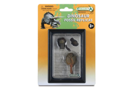Tooth and tail of Ankylosuaurus CollectA 89287