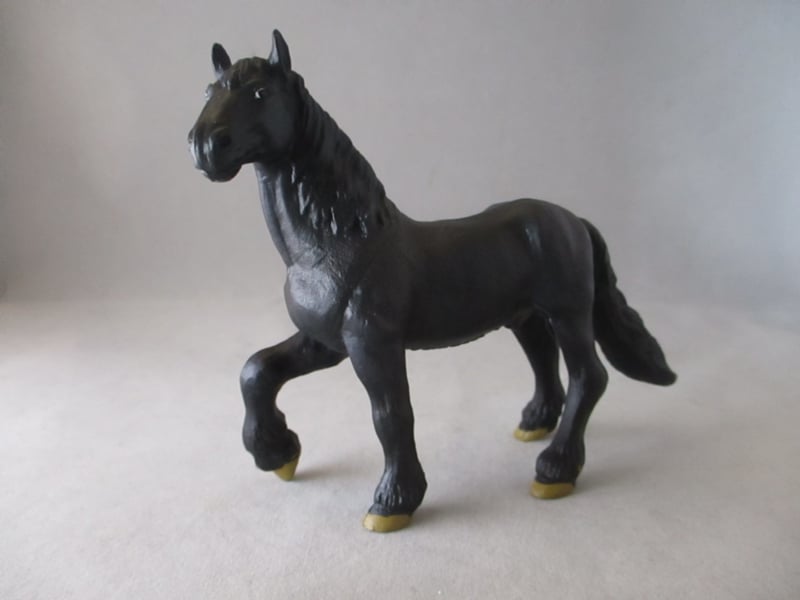 Friesian stallion Bullyland 62511