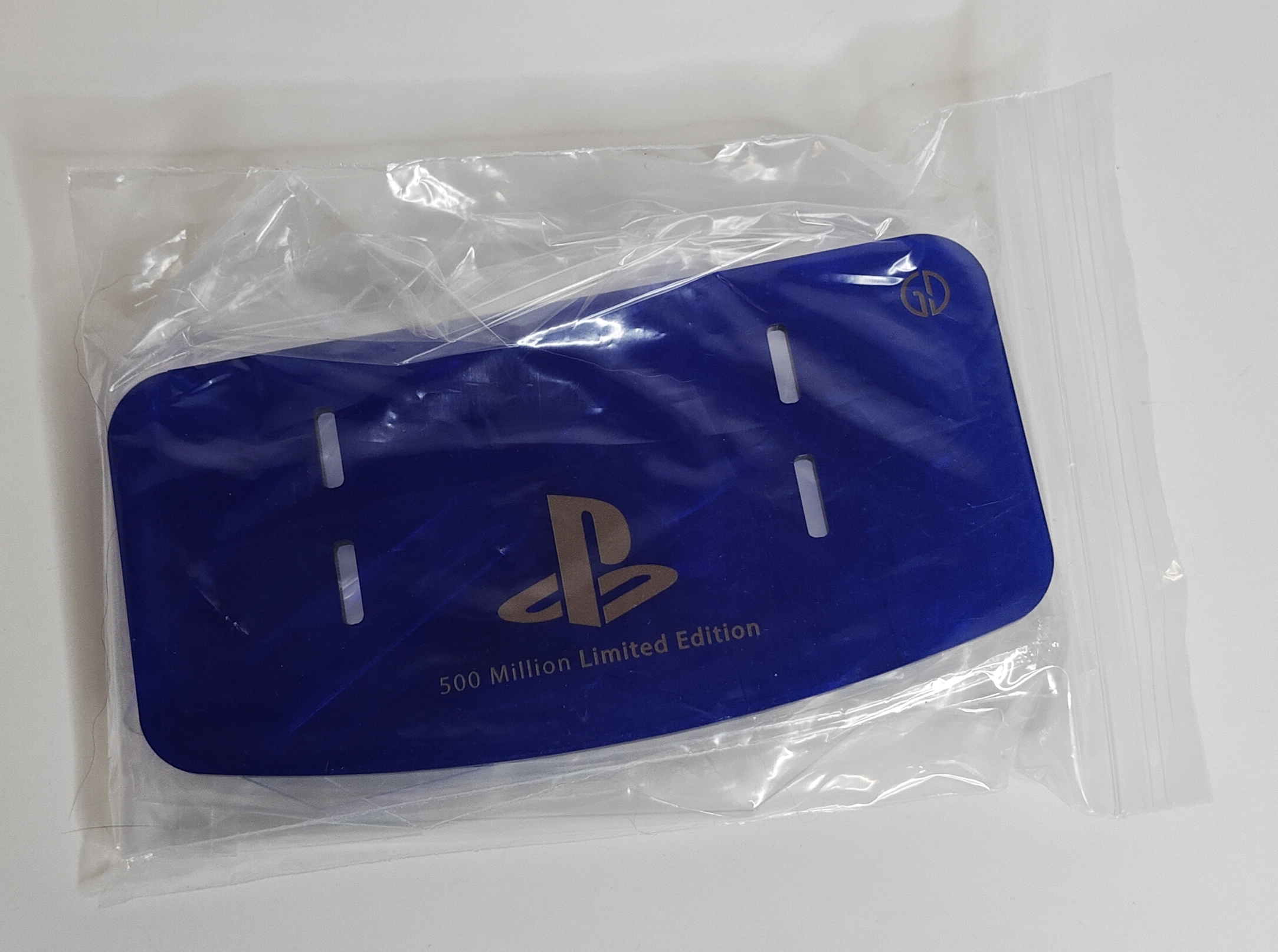 PS4 Dualshock 4 - 500 Million Limited Edition (complete)