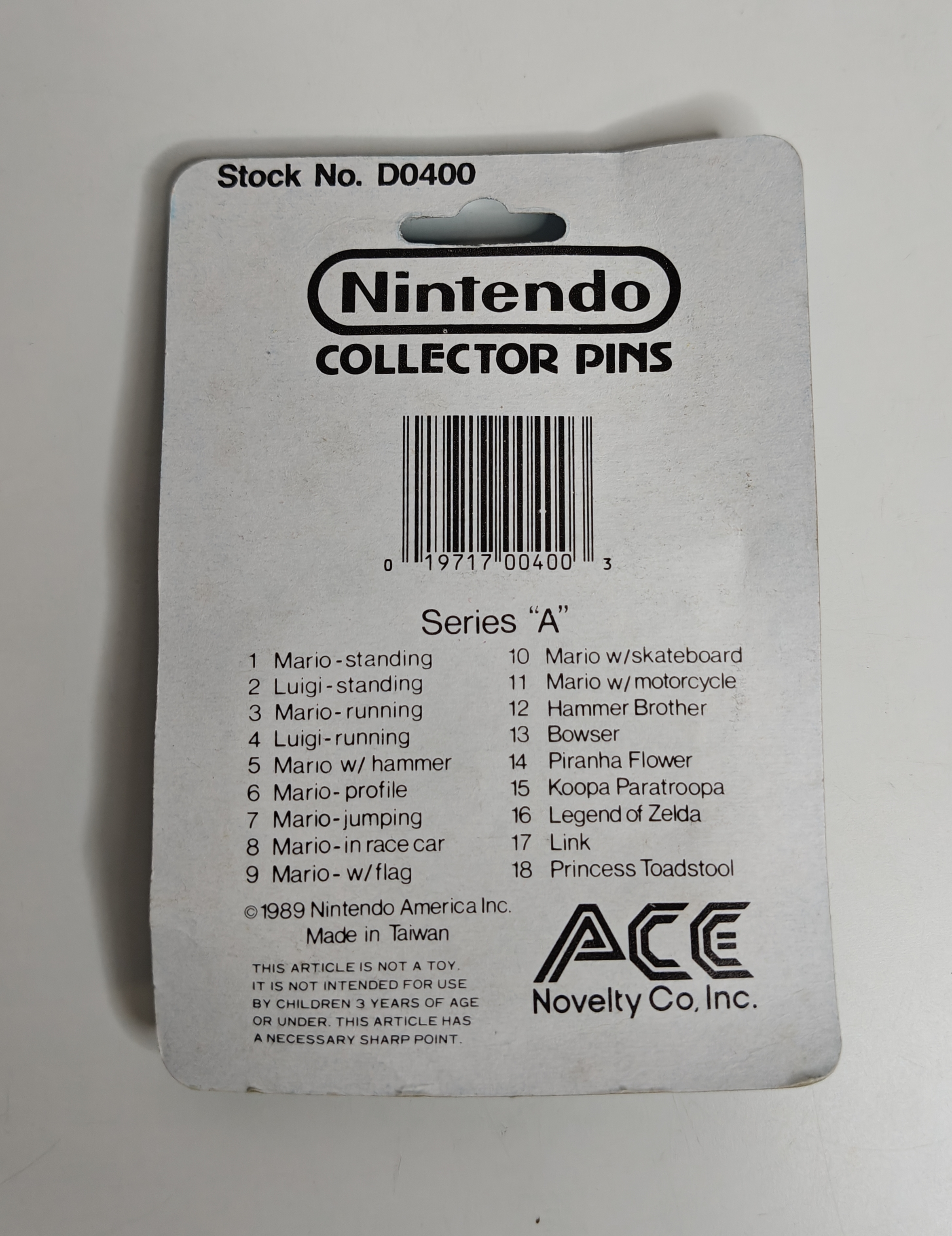 Nintendo Collector Pins Series "A" (new) #01 Mario Standing