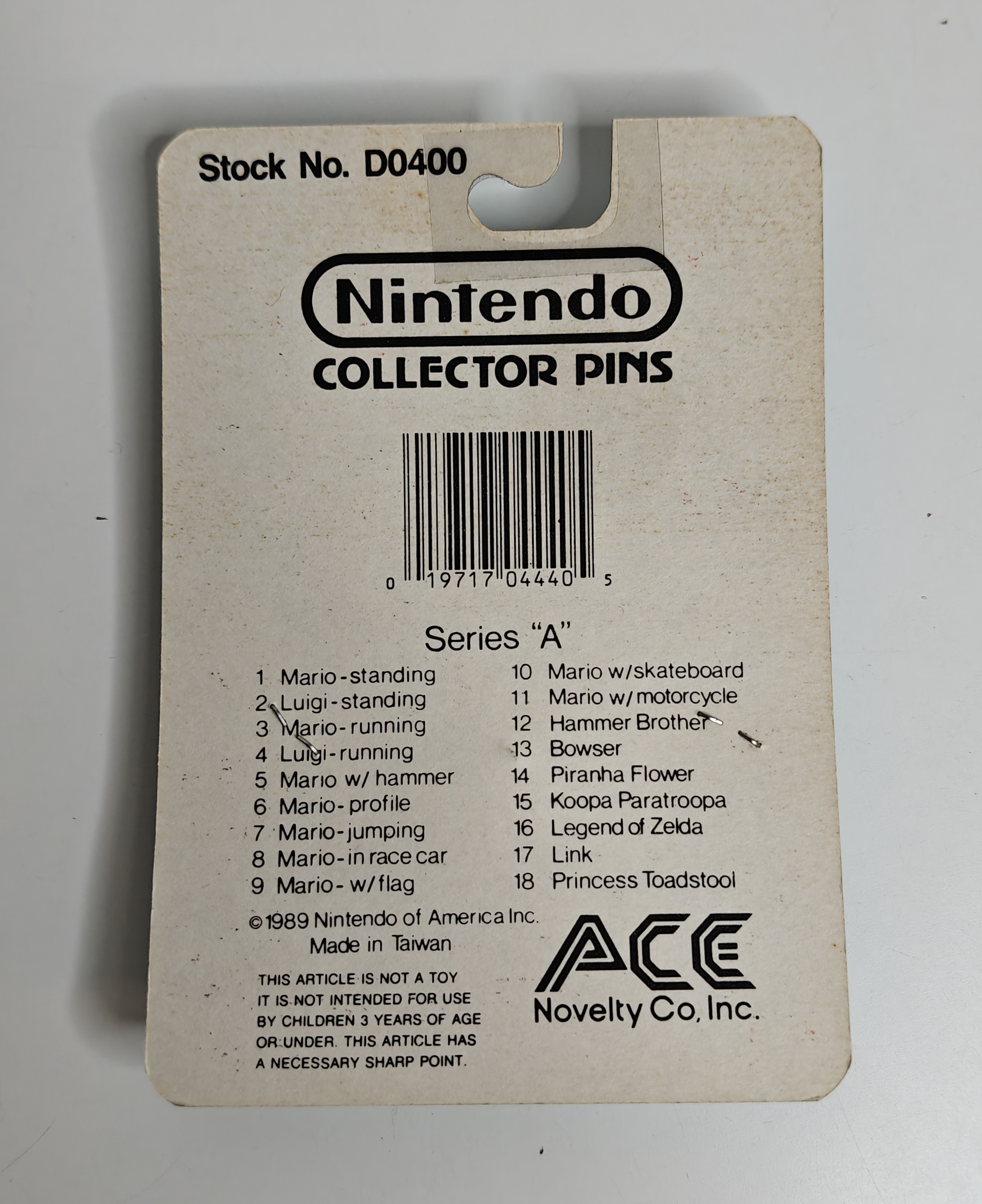 Nintendo Collector Pins Series "A" (new) #03 Mario Running