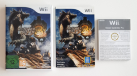 Wii Monster Hunter Tri - CLassic Controller Pro Pack (CIB)