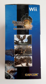 Wii Monster Hunter Tri - CLassic Controller Pro Pack (CIB)