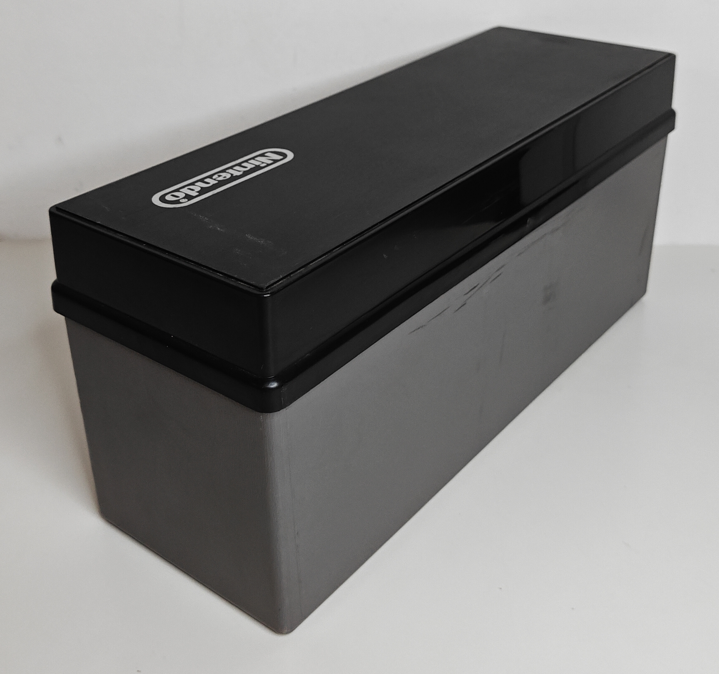 Nintendo NES 10 Cartridge Game Storage Case With Lid (2) loose