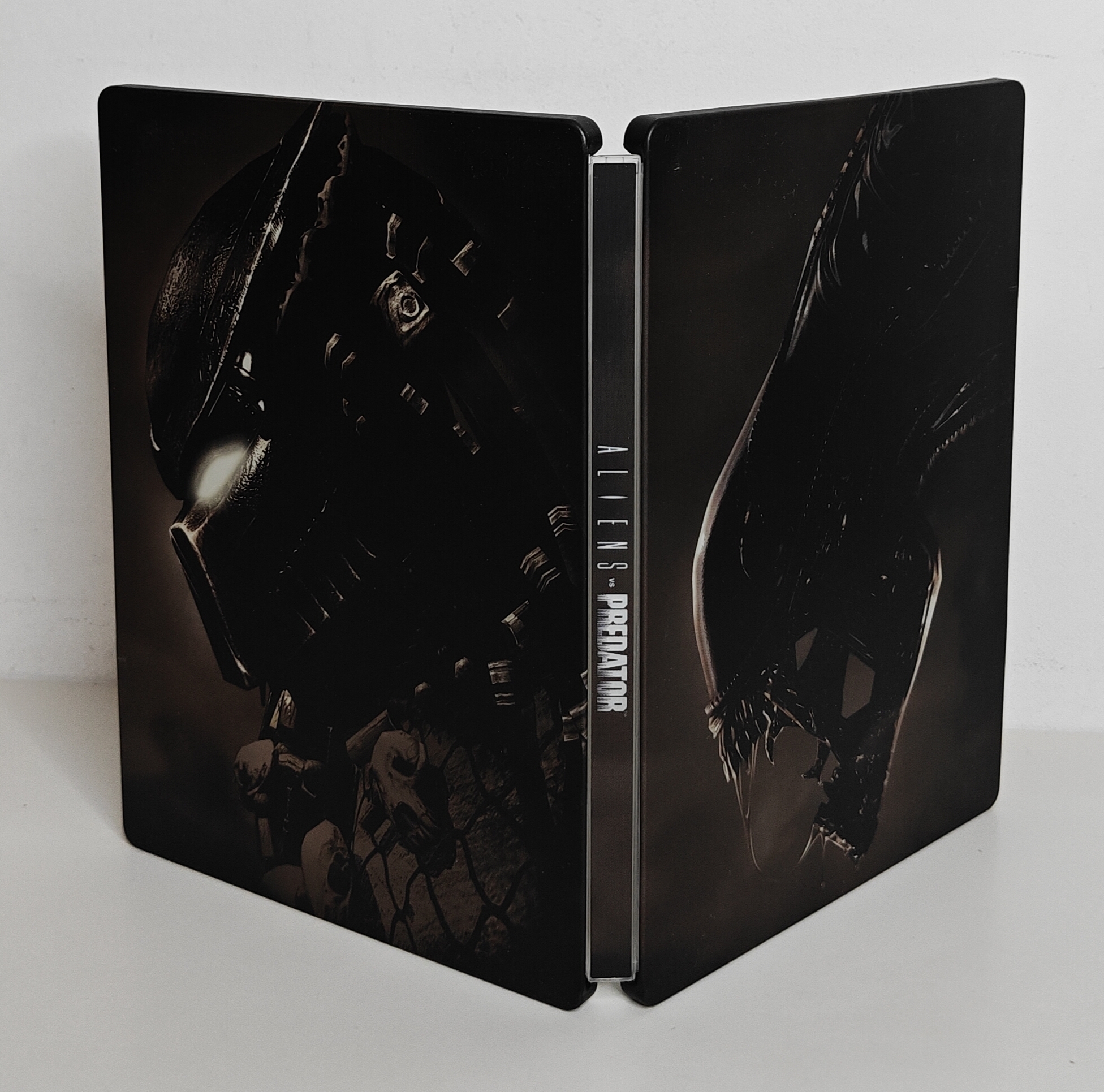 Xbox 360 Aliens VS Predator Steelbook Edition (CIB)