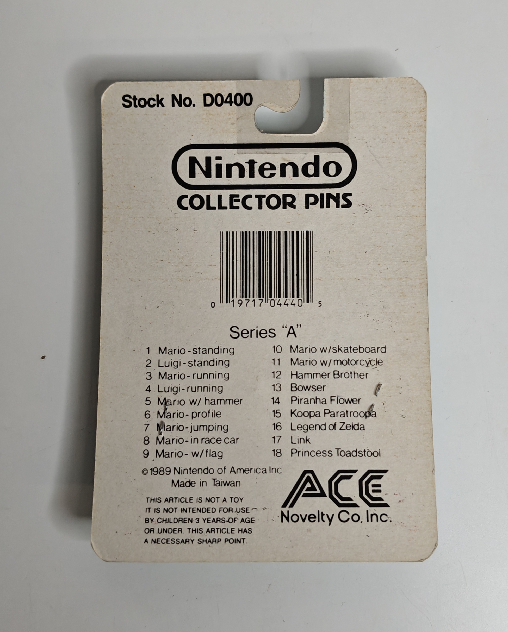 Nintendo Collector Pins Series "A" (new) #04 Luigi Running