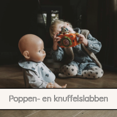 Poppen en knuffelslab op pop van Stof With Love