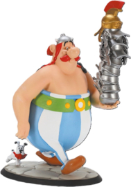 Obélix  - Plastoy - Obelix met stapel helmen - 2024 - Nieuw!