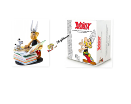 Asterix en Idefix met de stapel albums  - Plastoy  - 2019