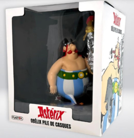 Obélix  - Plastoy - Obelix met stapel helmen - 2024 - Nieuw!