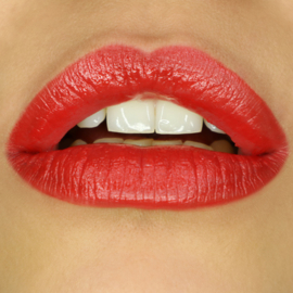 Grimas  5-31 LIPSTICK Diep rood  2,5 ml met gratis wegwerp lippenseel
