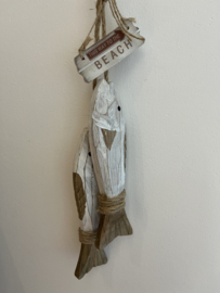 Hanger met houten vissen