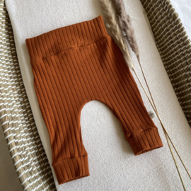 Newborn Broekje - Rib Cognac