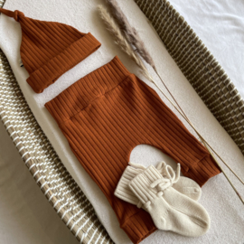 Newborn Broekje - Rib Cognac