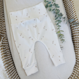 Newborn Broekje - Rib Hartjes