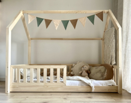 Bedhuisje BELLA 200x90 cm /  bedpoten 10 cm