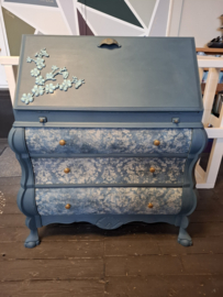Secretaire 'Blue Cherryblossom'