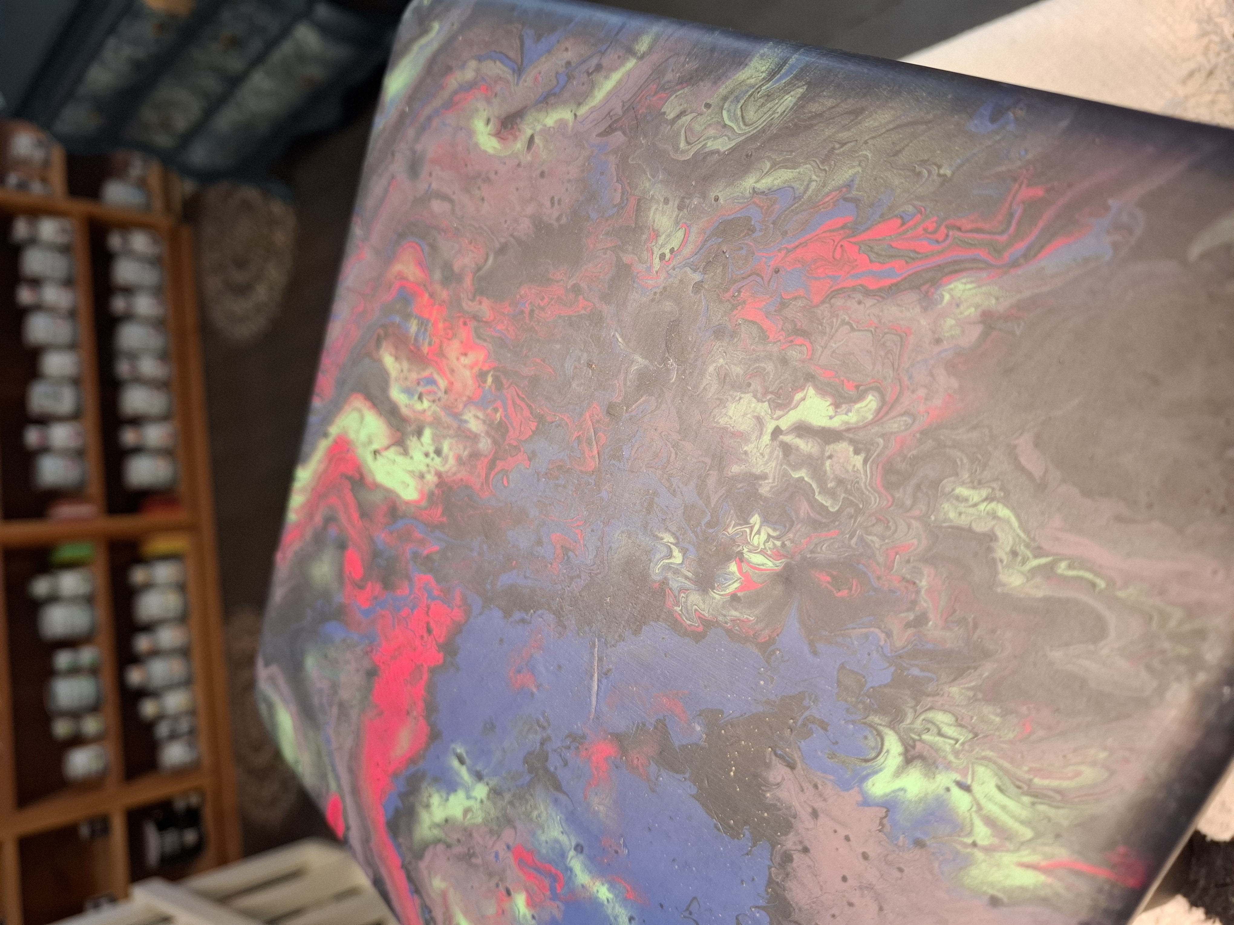 Tafeltje - Krukje Galaxy Pouring