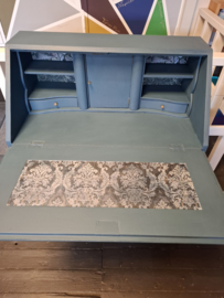 Secretaire 'Blue Cherryblossom'