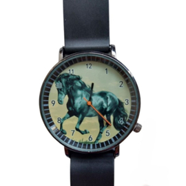 Horloge zwart met paard(en)