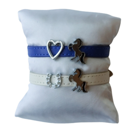 Leren armbandjes met bedels s/2