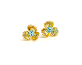 Day dream ear studs.