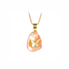 Pendant keshi pearl with butterfly.