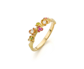 Twig ring with flowers.