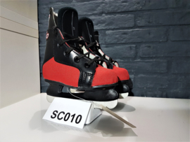 Maple Leaf maat 28